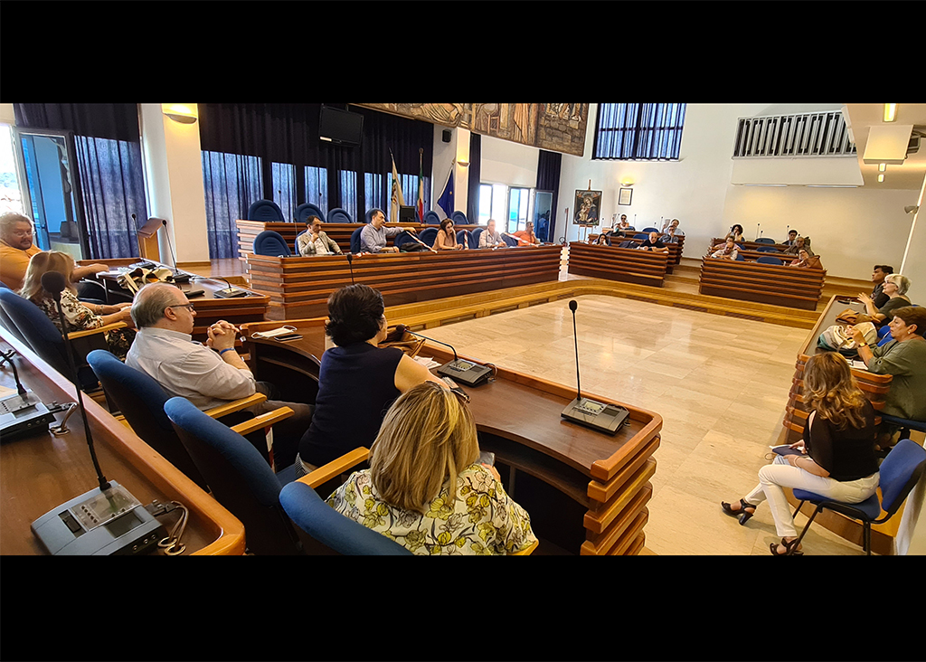 Riapertura scuole, Provincia crea task force: tra ipotesi slittamento data prima campanella 