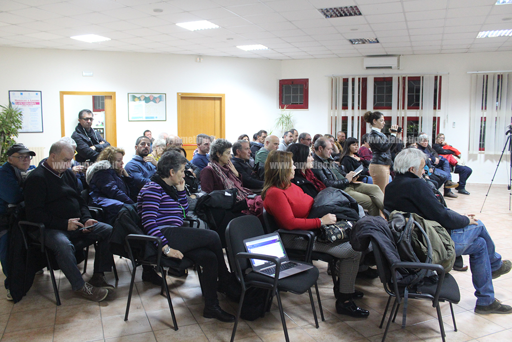 pubblico-conferenza-humus-7122018.jpg
