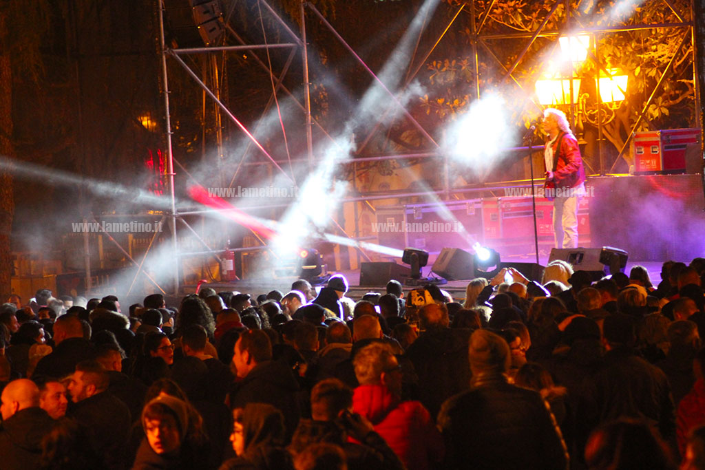 Lamezia: Sandy Marton, Regina, Dj Ross, Ice Cm e Guè Pequeno in piazza 5 dicembre per salutare il nuovo anno - VIDEO