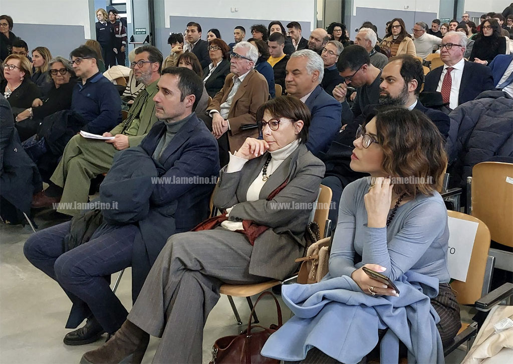 pubblico_ef8f8.jpg