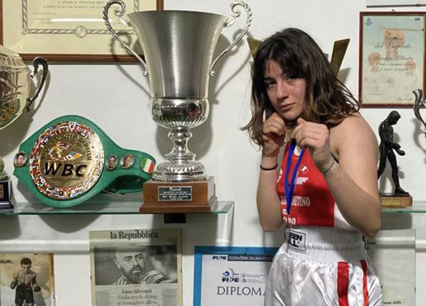 Debutto  vincente a Napoli per la giovane pugile lametina Valentina Del Gaiso