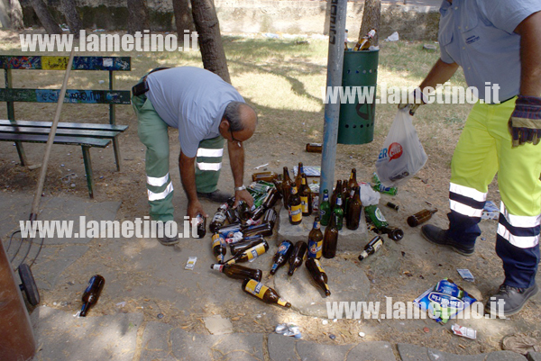 pulizia_parco_argada_bottiglie.jpg
