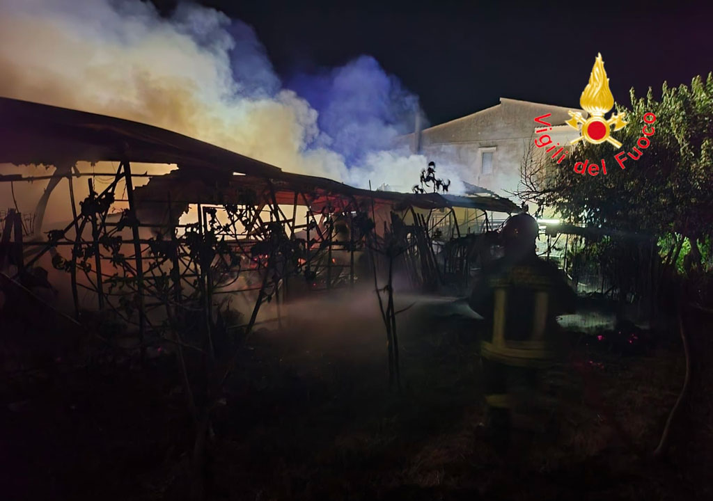 qincendio-lamezia-12824_74302.jpg