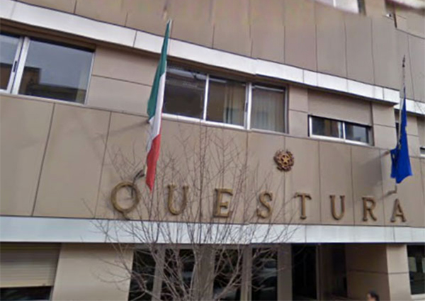 Colpi d'arma da fuoco contro un bar a Cosenza, due arresti