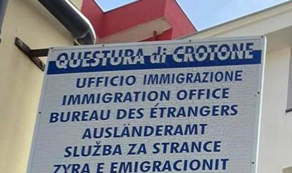 Tentava di avere permesso soggiorno ma era ricercato, arresto a Crotone