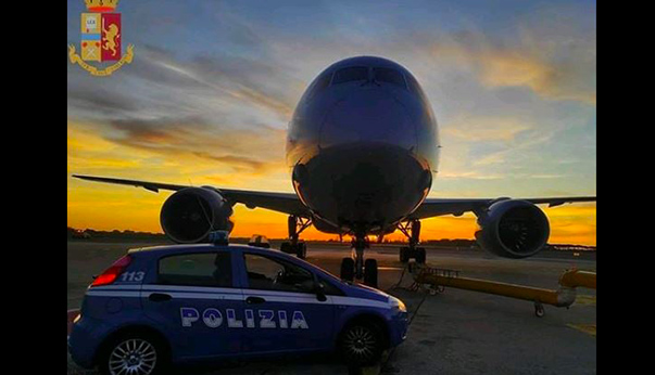 Lamezia, tenta di imbarcarsi su volo per Milano esibendo Green pass di un’altra persona: denunciato un 30enne