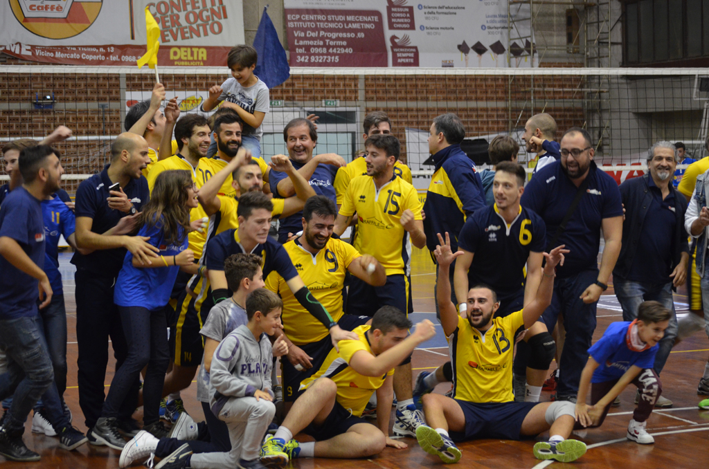 Volley: dopo vittoria derby, domenica 6 novembre Raffaele Lamezia sfida Area Brutia Cosenza