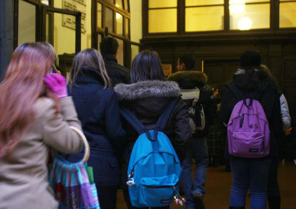 Studenti denunciano aggressione fuori scuola a Catanzaro, Bruno: “Violenza da condannare”