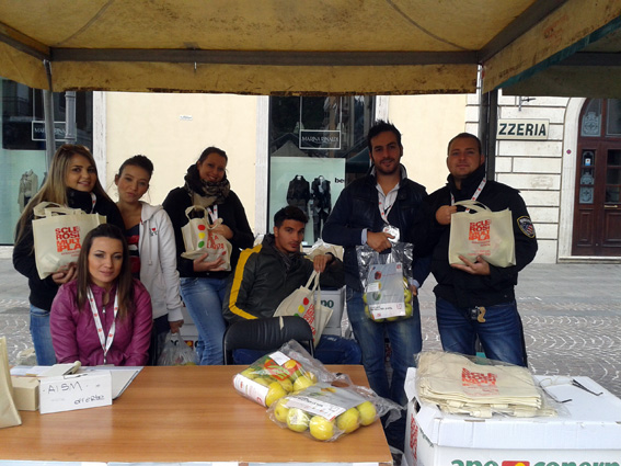 Lamezia, visita del Papa: Gazebo dell'Aism regolarmente presente sul Corso 