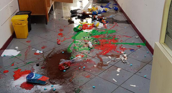 Raid vandali in scuola elementare a Reggio Calabria