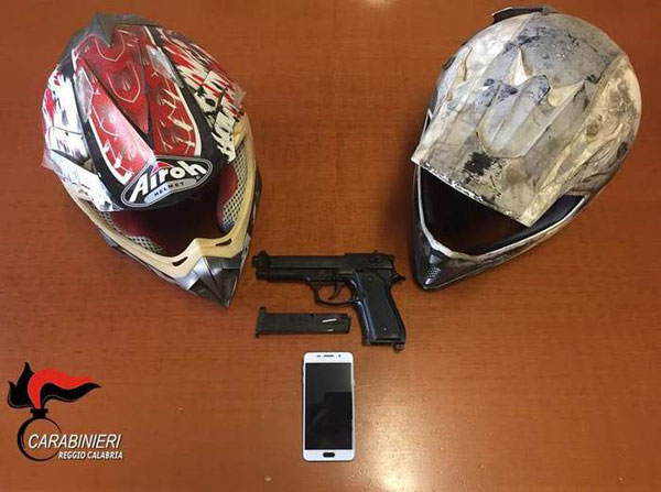 Coppia in auto rapinata nel reggino, arrestato 23enne