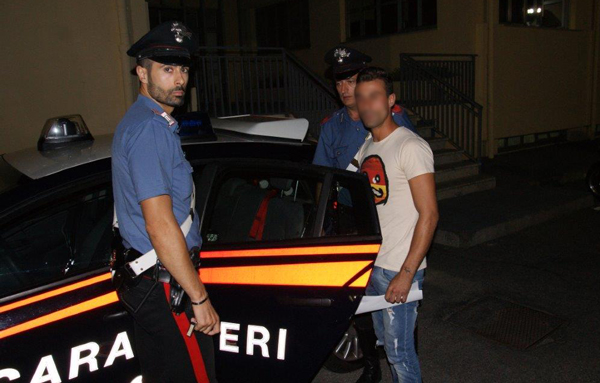 Rapina un bar in pieno centro a Crotone, arrestato 32enne