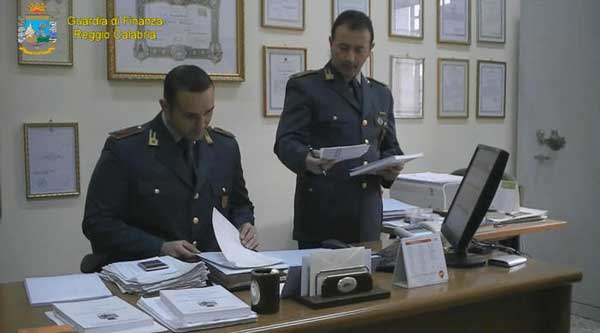Ottiene contributo Invitalia ma non svolge attività, una denuncia a Reggio