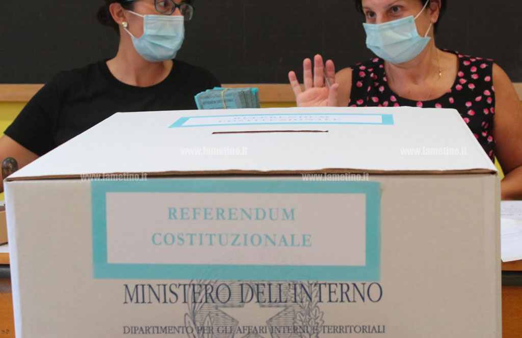 Urne aperte per referendum e elezioni Comunali, si vota fino alle 15