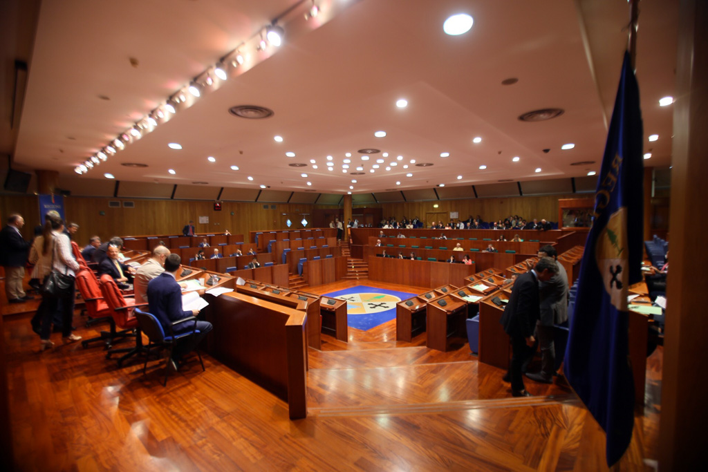 Calabria: ecco i redditi dei consiglieri regionali 