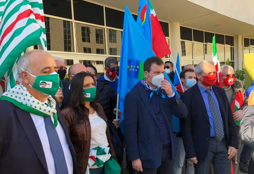 Emergenza sanità e slittamento nomina nuovo commissario, sit-in sindacati alla Regione e incontro con Prefetto