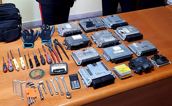 Ricettazione e porto d’armi, tre denunce nel cosentino
