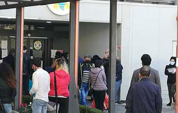 Covid, a Catanzaro reparto saturo: degenti in altre unità 