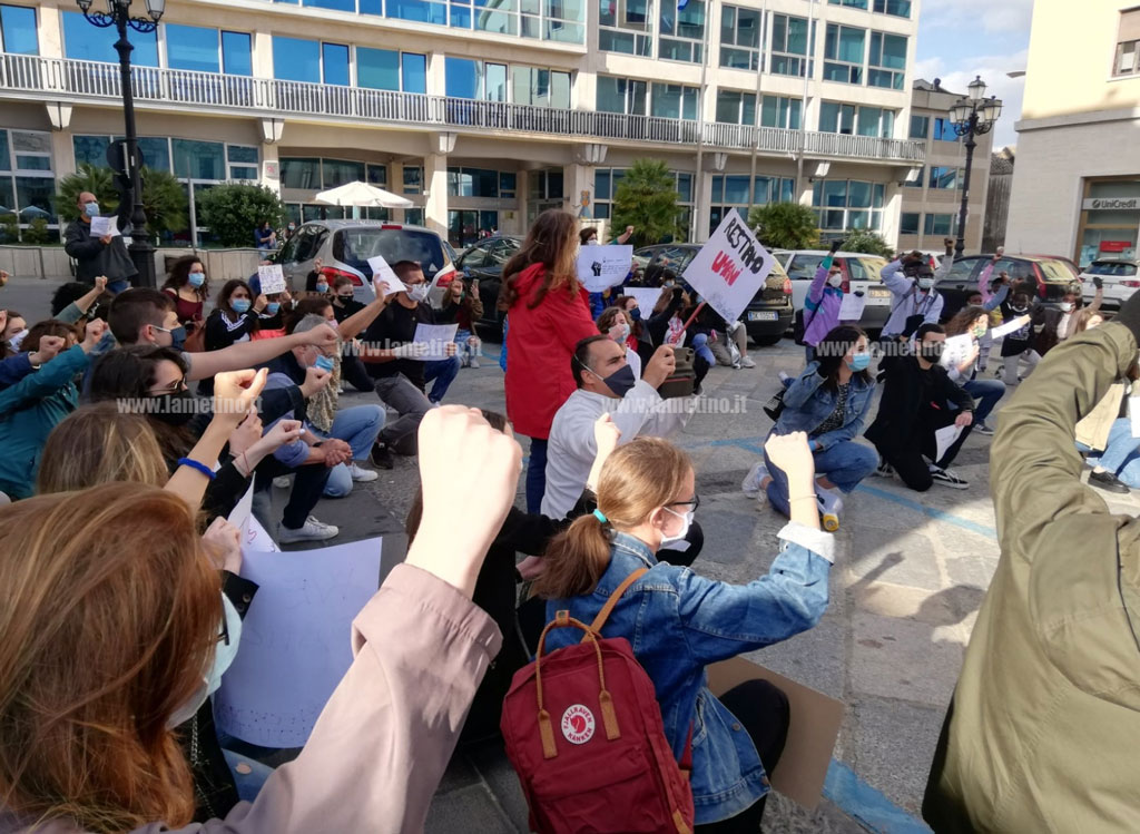 "Black lives matter", anche a Catanzaro la mobilitazione antirazzista per George Floyd