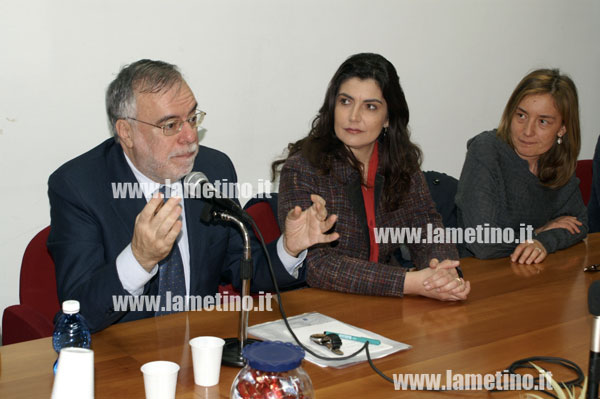Lamezia, Ministro Riccardi: "A Calabria serve nuova classe dirigente"