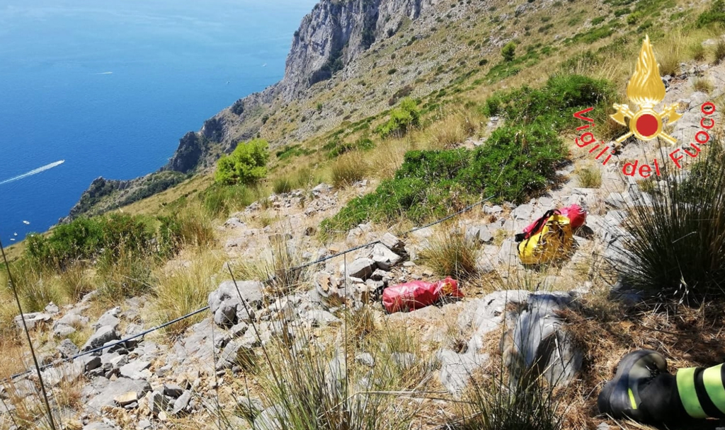 Escursionista francese disperso sui monti del golfo di Policastro, anche Vigili del Fuoco della Calabria nelle ricerche