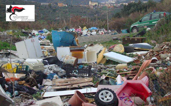 Rifiuti su area Azienda ospedaliera Pugliese Ciaccio, sequestrata