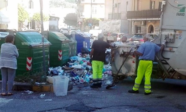 Lamezia, l’emergenza rifiuti sta pian piano rientrando