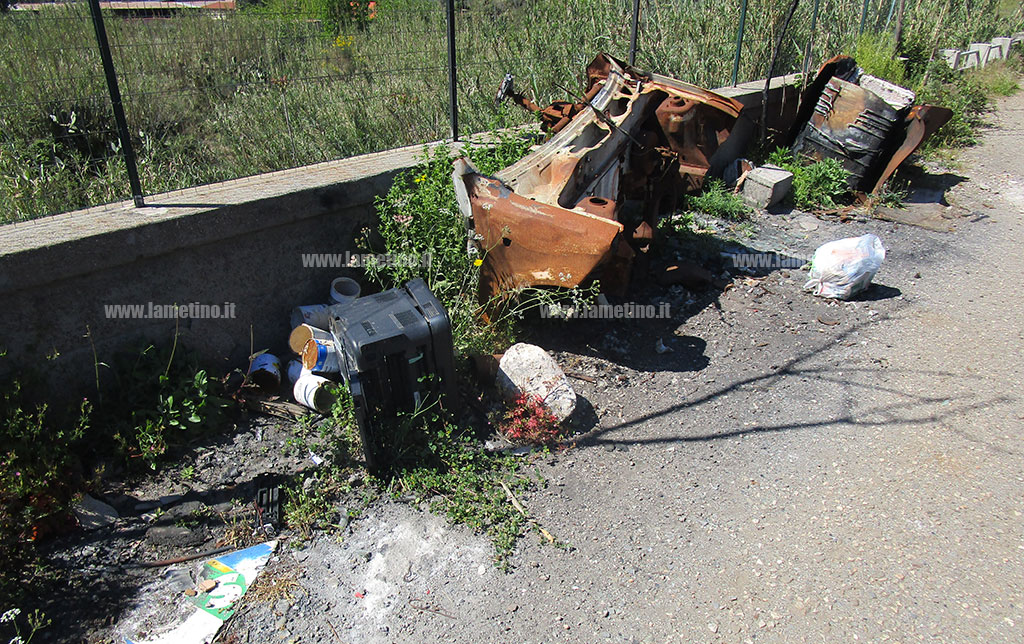 rifiuti-abbandonati99_f1d7c.jpg