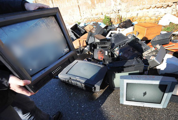 rifiuti-elettronici-report_6daeb.jpg