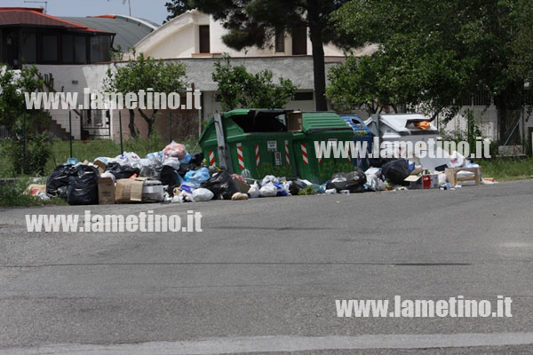 rifiuti-marinella-1-maggio-2013-quater.jpg