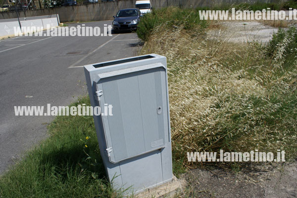 rifiuti-via-cerasolo-qyuater-cabina-enel.jpg