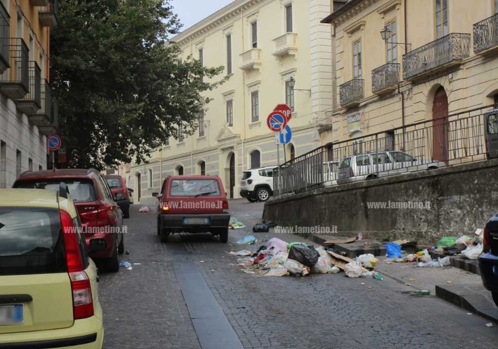 rigiuti-strada-via-torre-lissania-12-agosto1.jpg