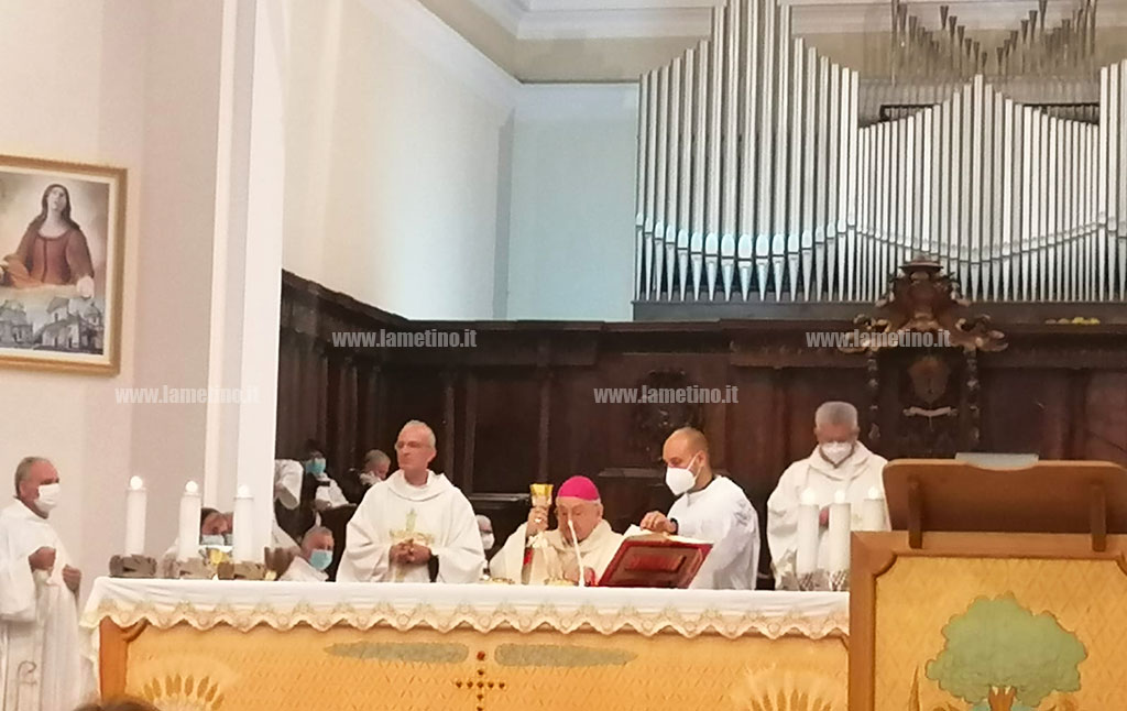 Lamezia, messa solenne per i 70 anni di sacerdozio di Monsignor Rimedio