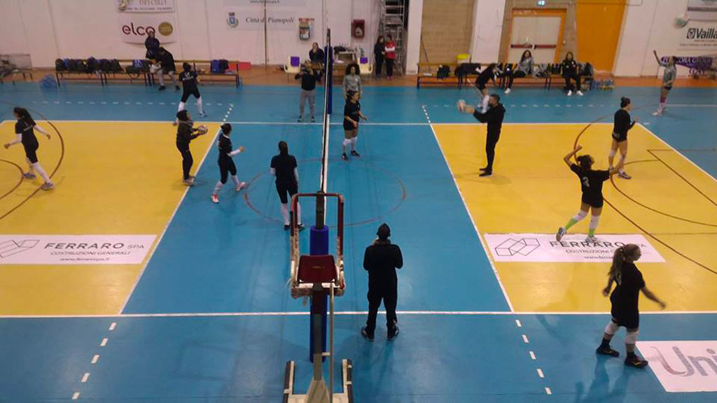 Ferraro Lamezia battuta 3-1 in rimonta dalla vicecapolista Fiamma Torrese