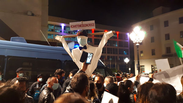 Dpcm, tornano le proteste in piazza: manifestazioni contro zona rossa e gestione salute in Calabria