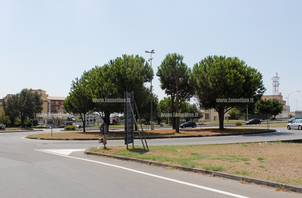 Lamezia: restyling rotatorie e aiuole comunali, amministrazione cerca sponsorizzazioni