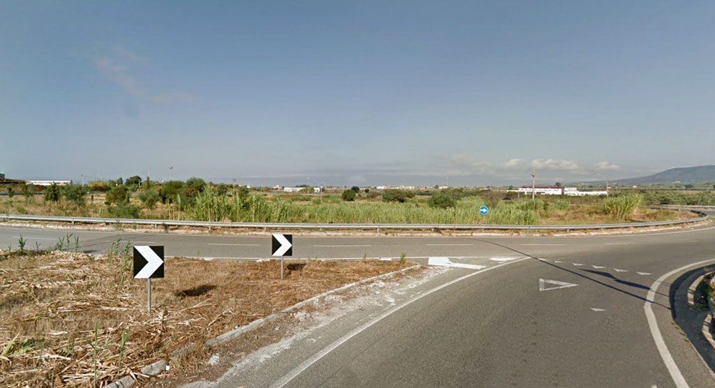 Lamezia: contromano su rotatoria contrada Rotoli si scontra con altra auto, tre feriti
