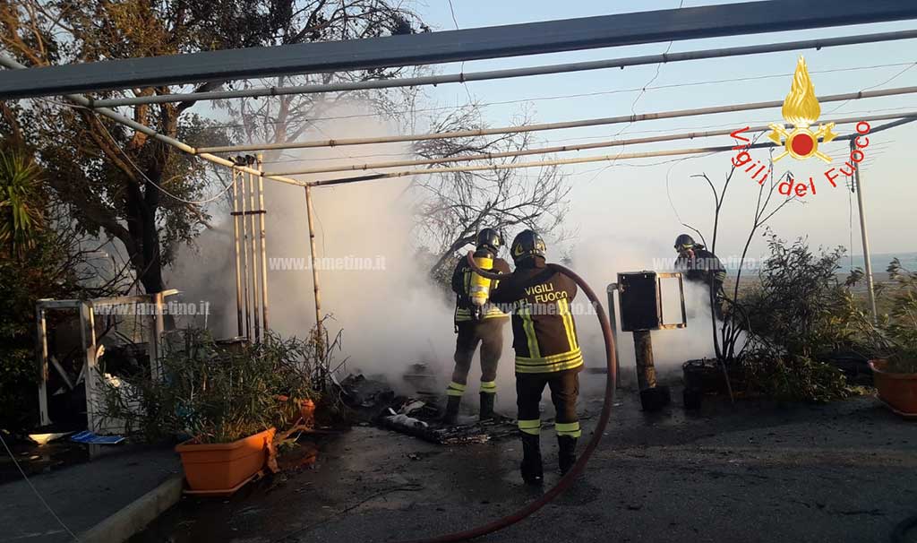roulotte-incendiata-24032019.jpg