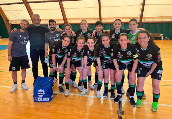 Calcio a 5 femminile, giovani promesse della T&T Royal Lamezia pronte per prossima stagione