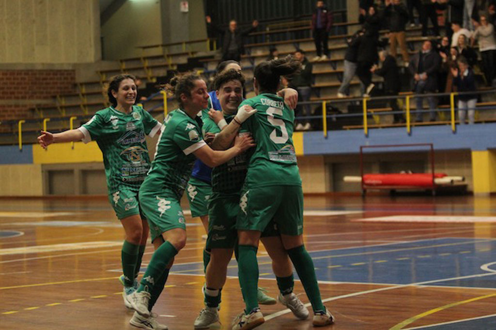 Calcio a 5 femminile, T&T Royal Lamezia batte la Vip e torna in corsa