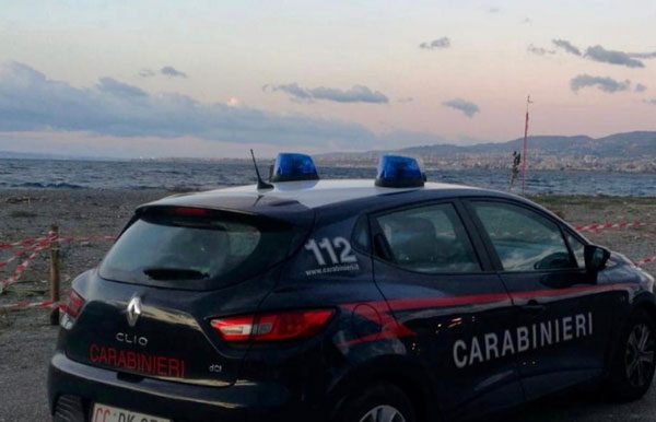 Ruba staccionata a punta Pellaro, carabinieri in poche ore scoprono l'autore