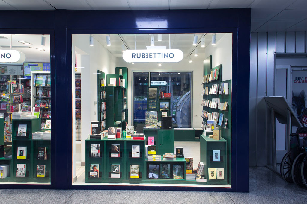 rubbettino-bookshop-2.jpg