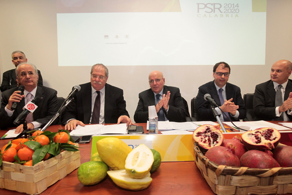 Regione: Oliverio presenta Psr, investimenti per oltre un mld