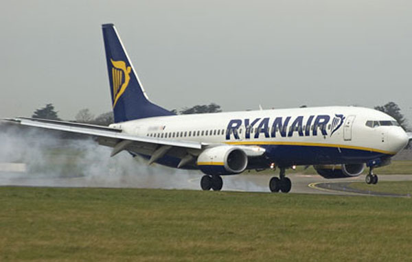 Maltempo, volo Treviso-Lamezia costretto ad atterrare a Bari