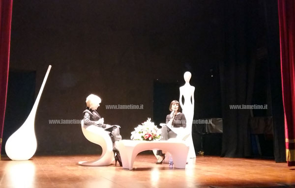 Lamezia, presentato “Il domani sorge sempre al tramonto” noir al femminile di Mariagiovanna Saladino