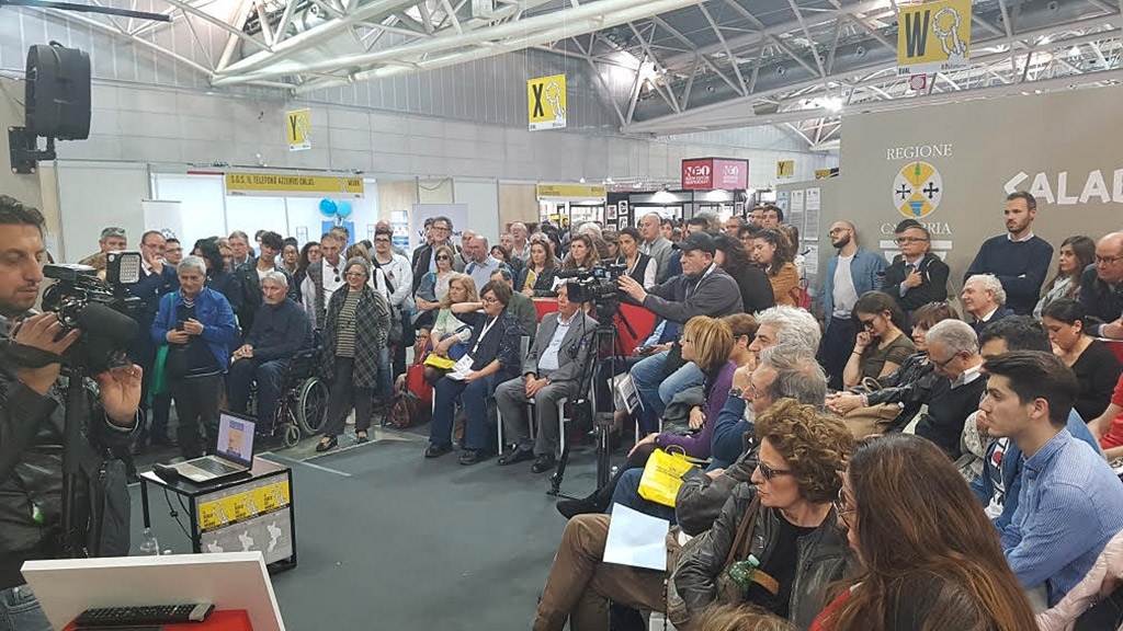 salone-del-libro-calabria-sgarbi-130519.jpg