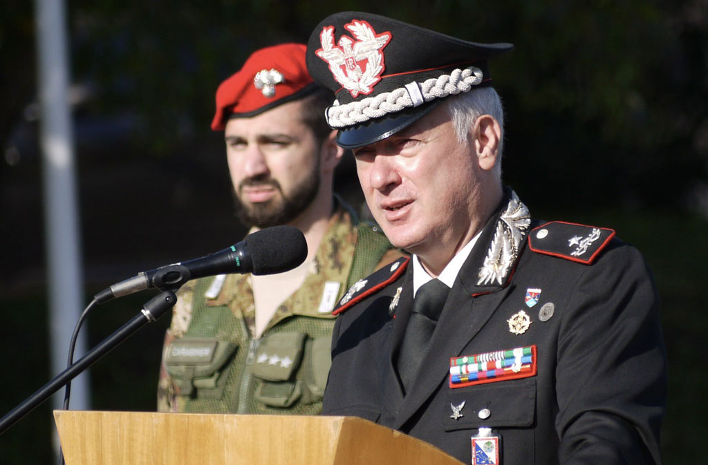 Carabinieri,  generale Salsano premia militari per arresto latitante