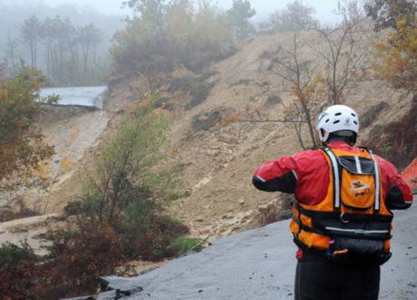 Calabria: Escursionista ferito, salvato da volontari Soccorso alpino 