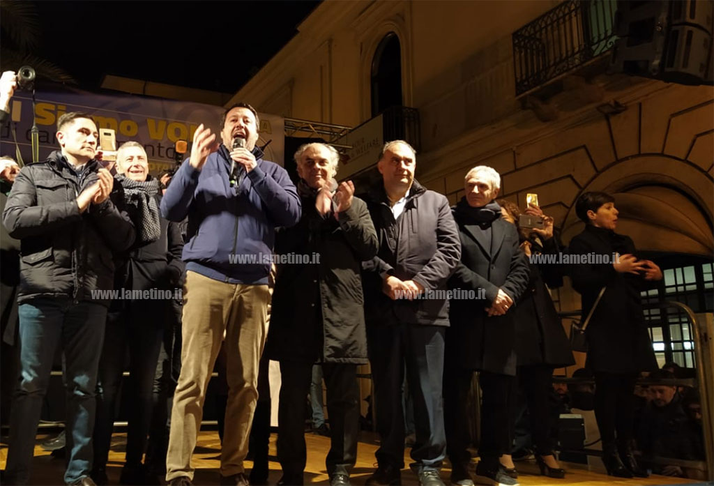 Lamezia, comizio blindato di Salvini su corso Nicotera: "Votare Lega per la riscossa della Calabria" - VIDEO