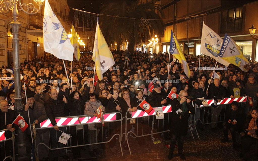 salvini-a-lamezia-16120204.jpg